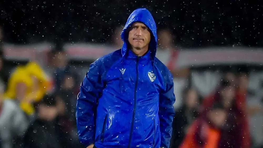 Guillermo Barros Schelotto Vélez River lluvia (Foto: Getty Images)