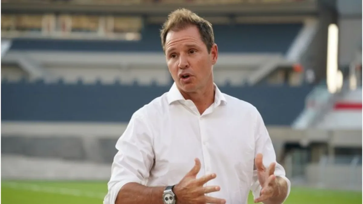 Jorge Brito nego la posibilidad de techar el estadio