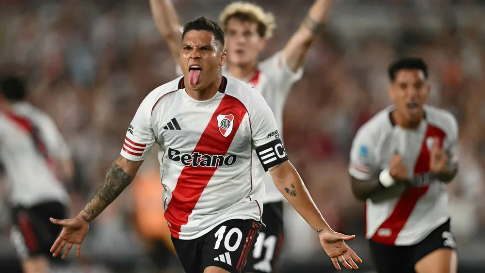 Juanfer Quintero River capitán festejo gol