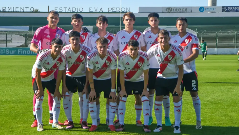 Equipo formación Reserva River Sarmiento