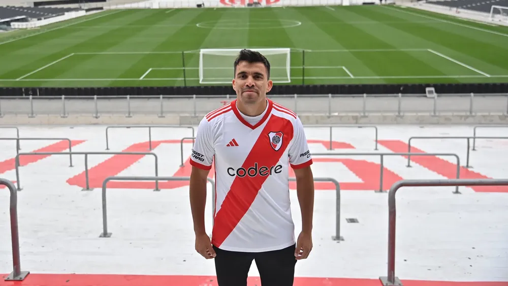 Marcos Acuña camiseta River presentación 