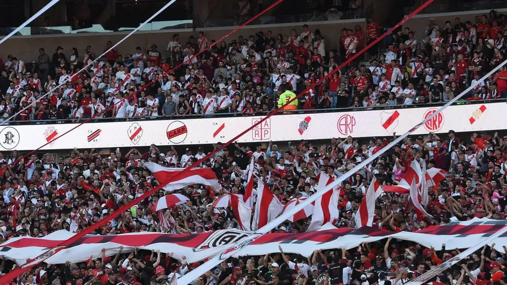 Hinchas River Monumental