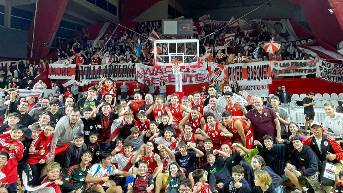 Equipo básquet River Microestadio Monu