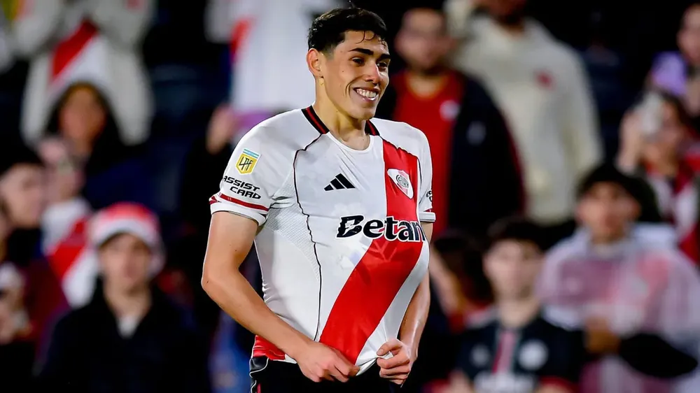 Santiago Lencina River festejo gol