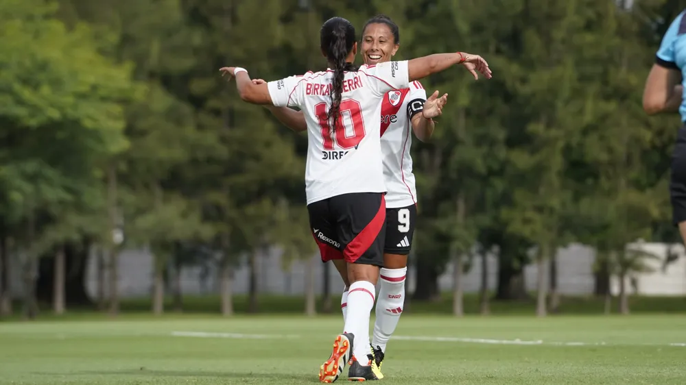 Festejo gol River Femenino Bebo Pereyra Birizamberri