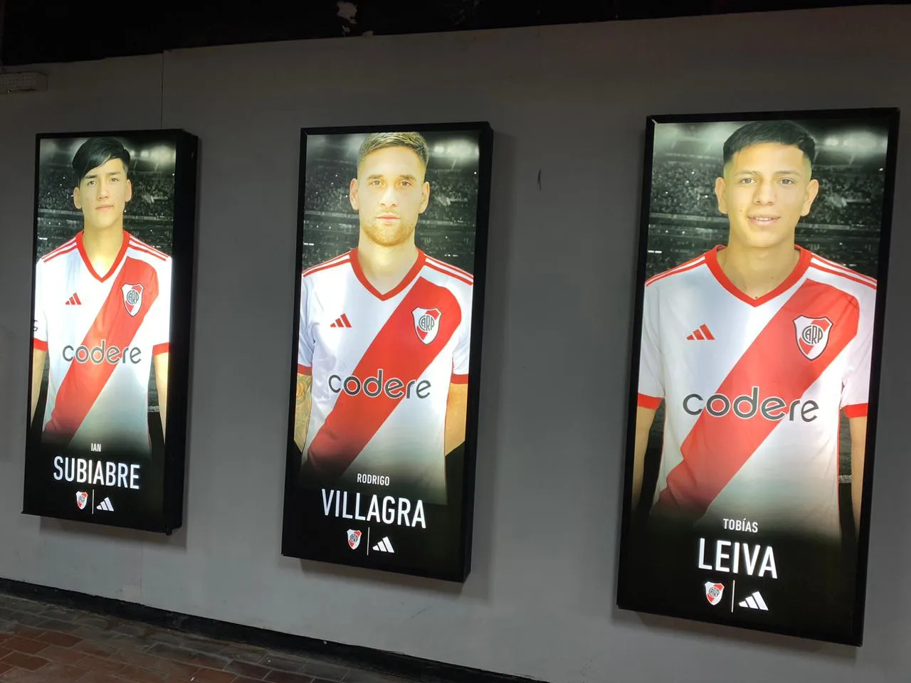 Nuevas gigantografías jugadores River estadio Monumental