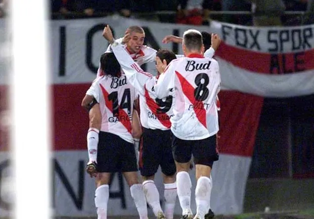 River vs Corinthians 1 de mayo 2003