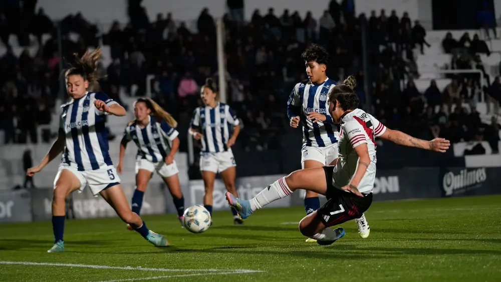 Kimberlyn Campos Femenino River Talleres (Foto: River Plate)