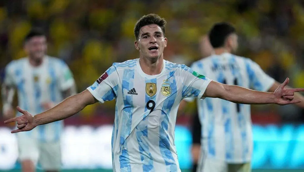 Julián Álvarez: Debut como titular y primer gol en la Selección Argentina
