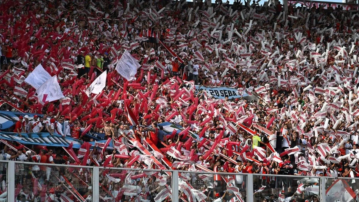 Hinchada en el Kempes