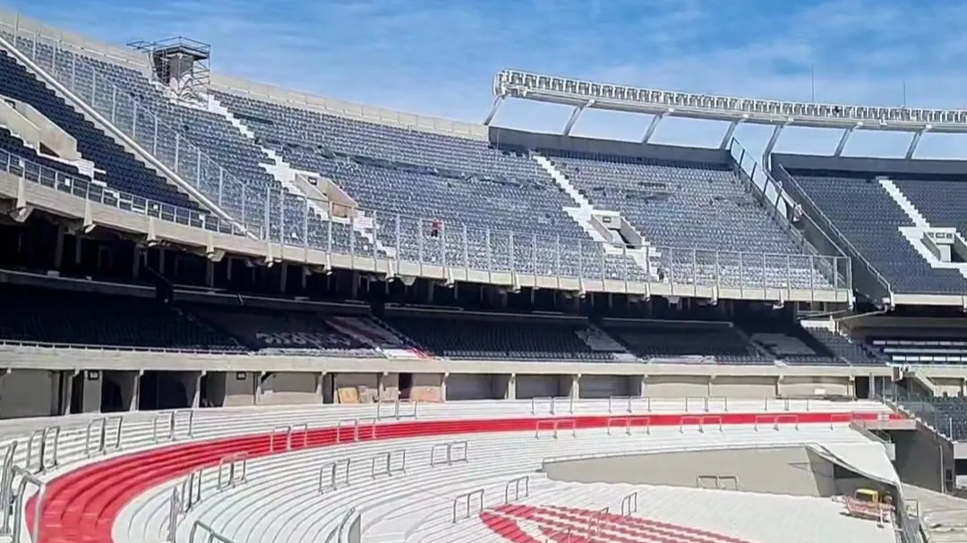 Tribuna Centenario colocación butacas estadio Monumental River