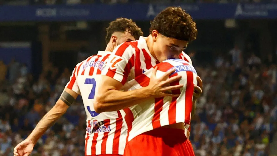 Julián Álvarez festejo gol Atlético Madrid hijo
