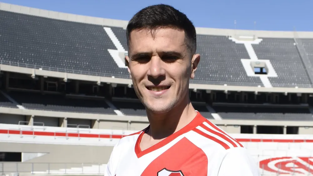 Fabricio Bustos camiseta River Monumental