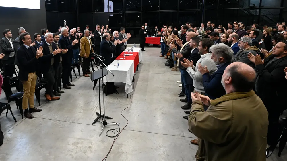 Asamblea dirigentes socios River Plate Brito