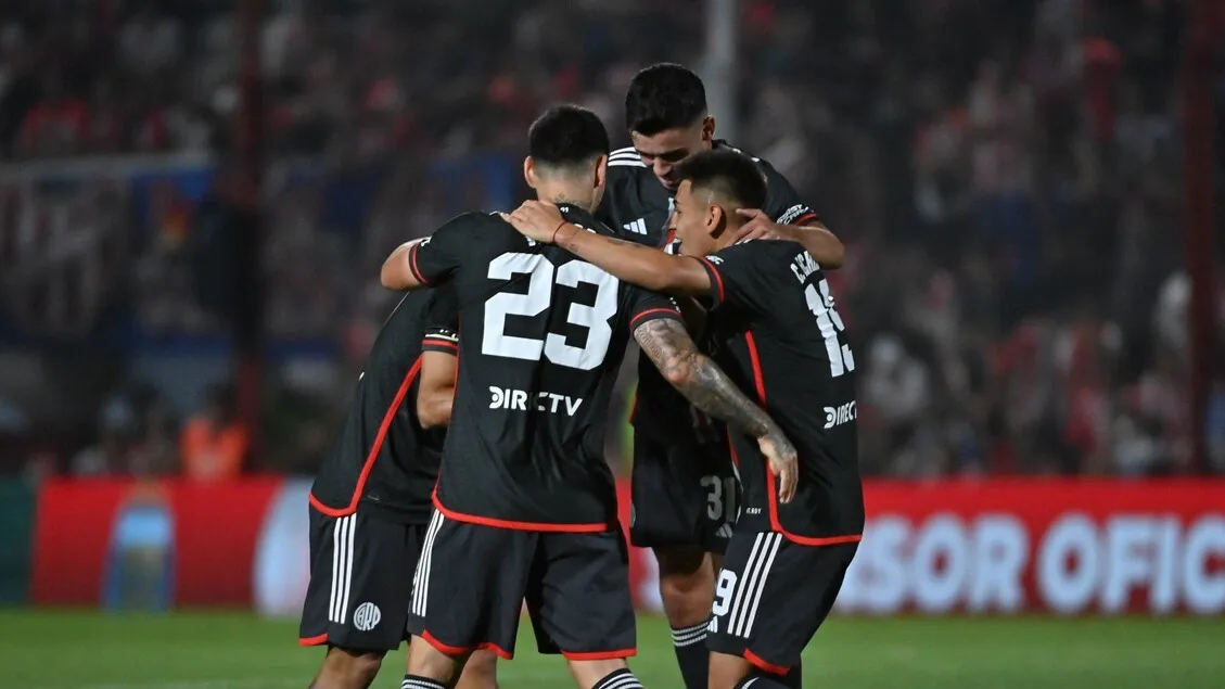 Festejo gol River Instituto Liga 2024 (1)