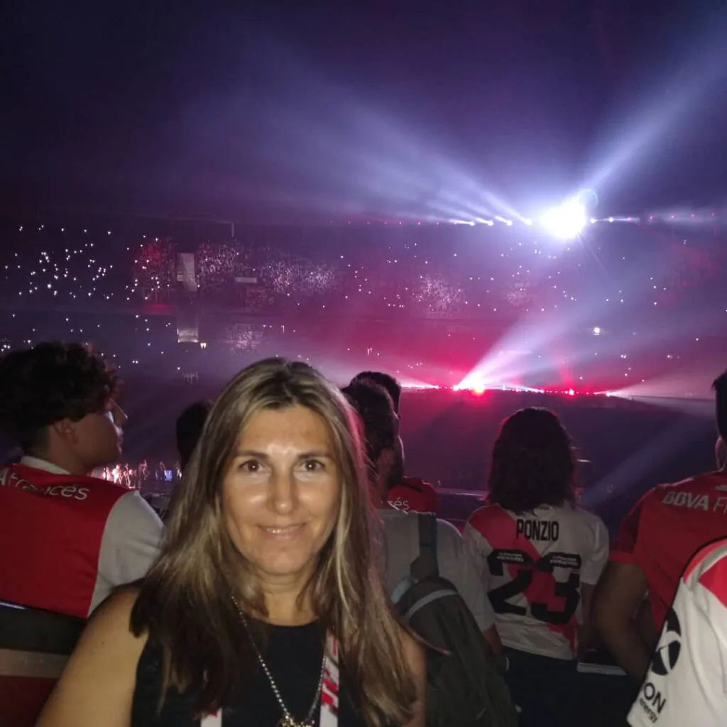 SILVINA PRESTA: LA VOZ DEL MONUMENTAL