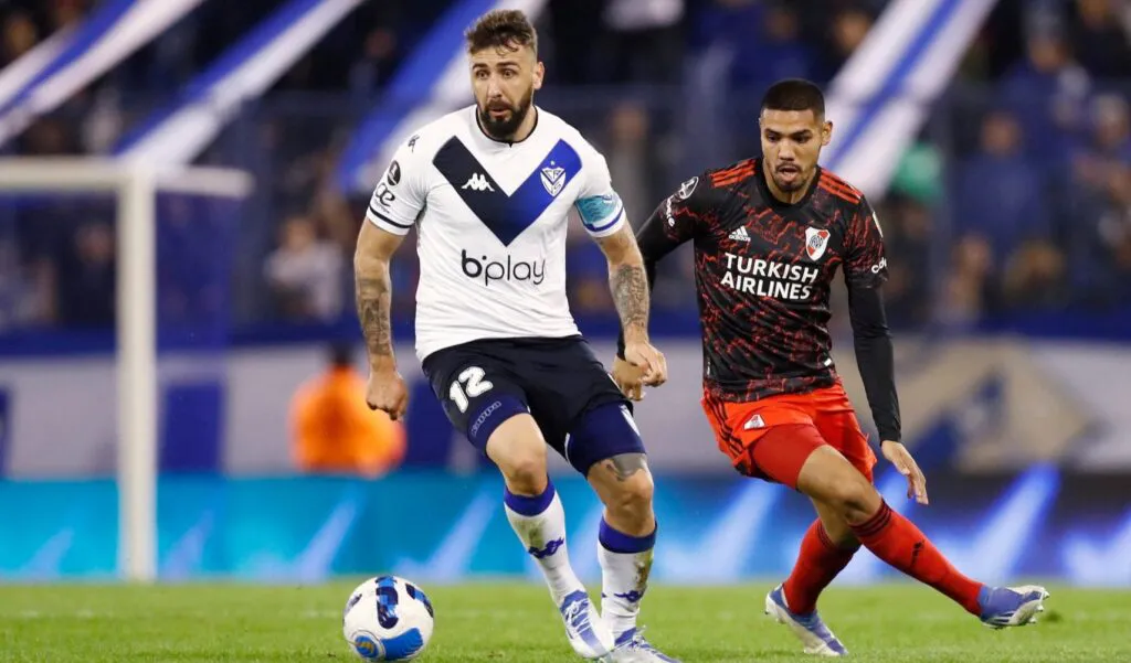 Lucas Pratto quedaría libre de Vélez