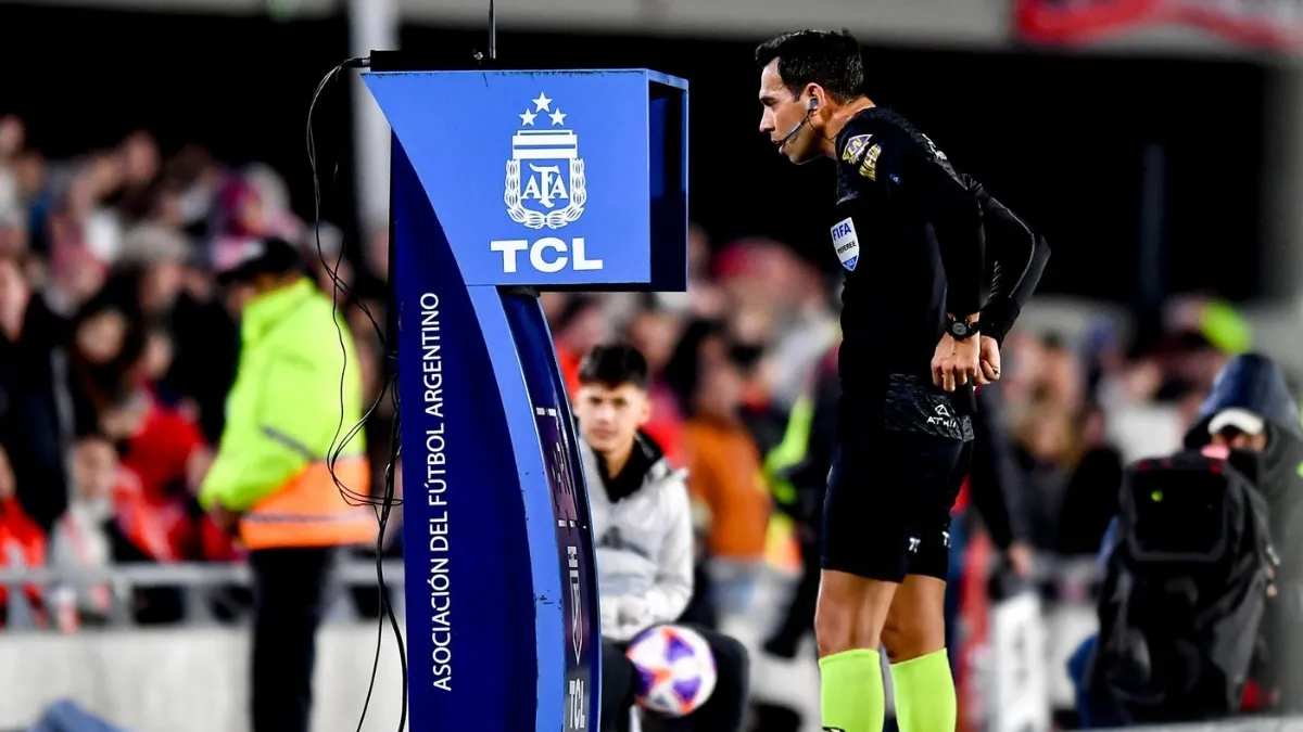 VAR en el Monumental