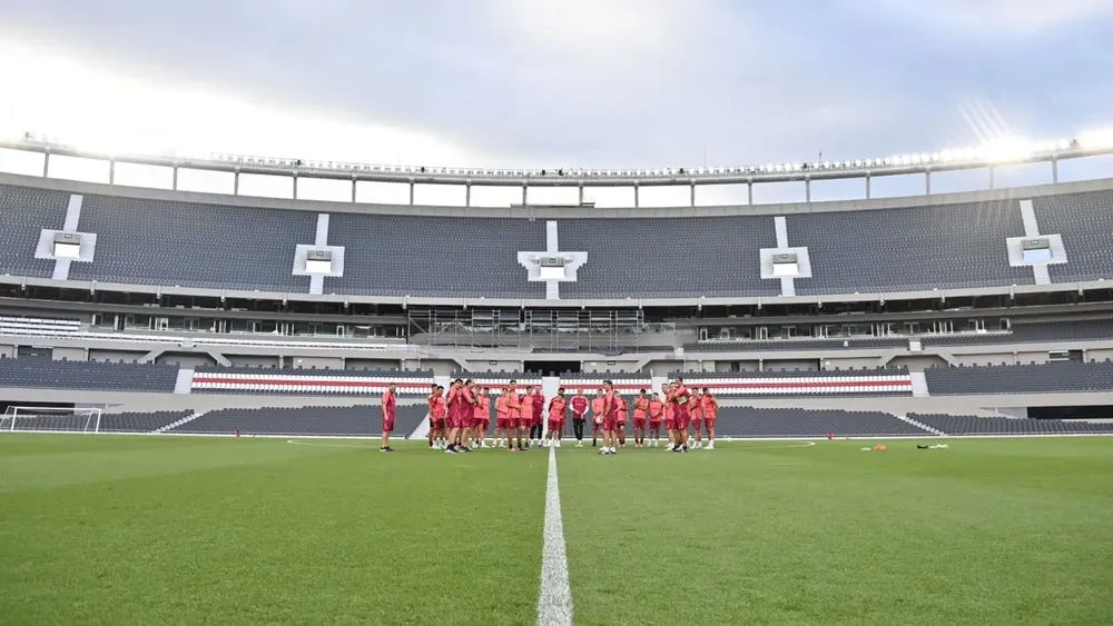 Plantel River Estadio Monumental entrenamiento