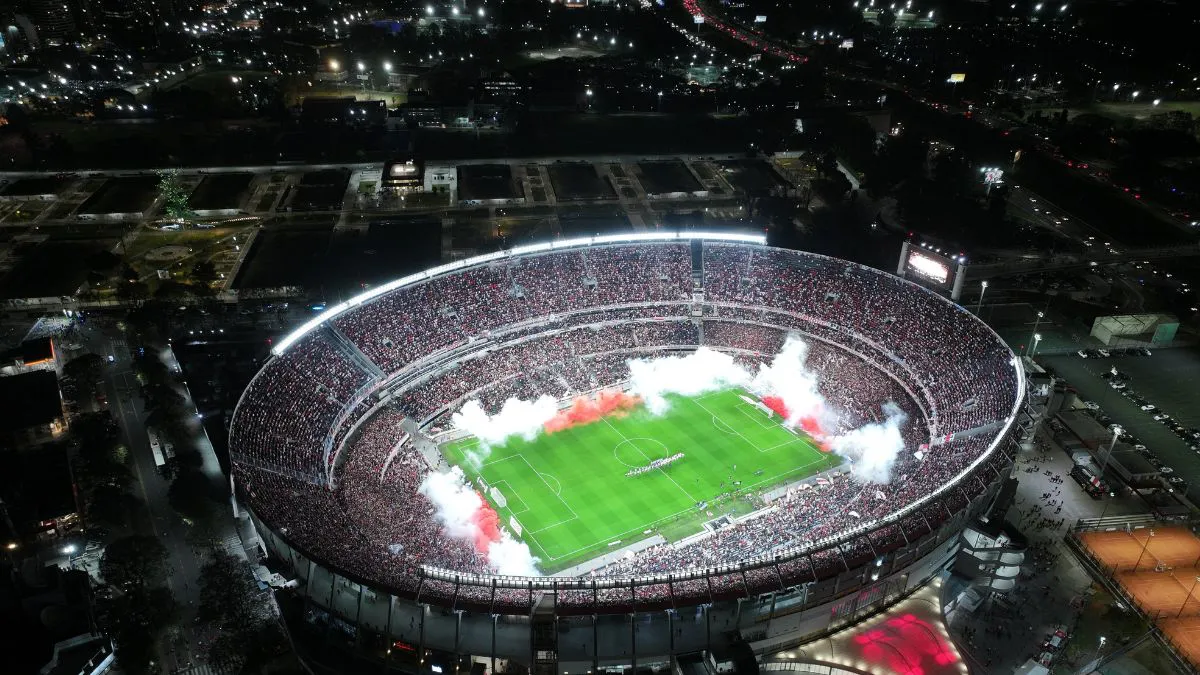 Estadio Monumental: avanza la unión en las tribunas altas