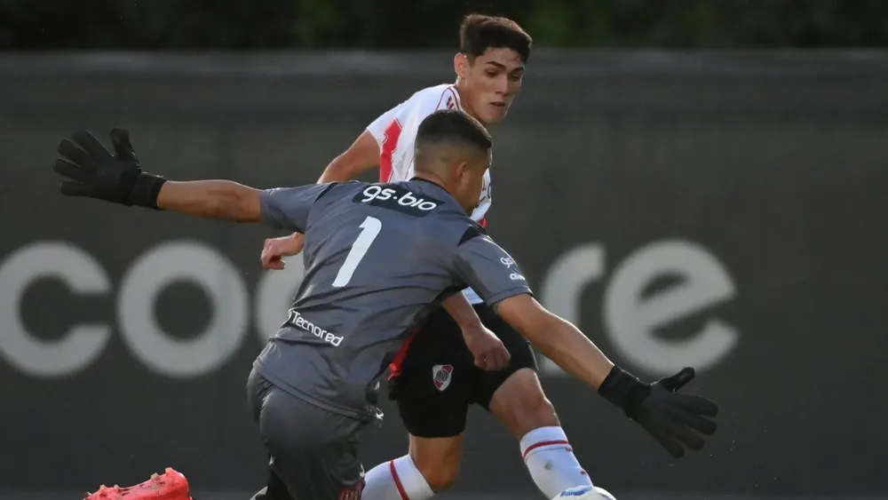 Santiago Lencina gol Reserva River
