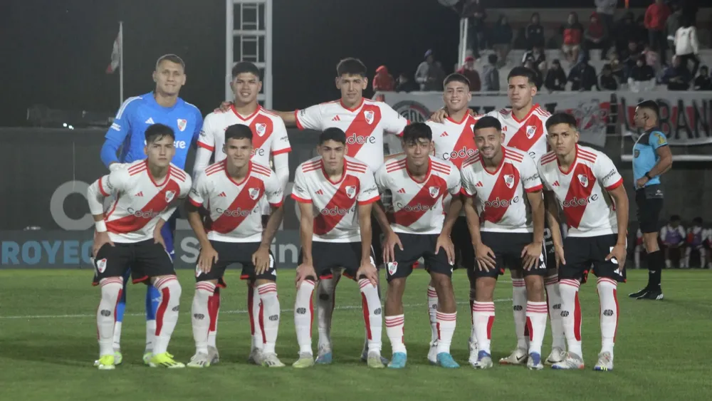 Formación Reserva River Atlético Tucumán 2024 (Foto: Atlético Tucumán)