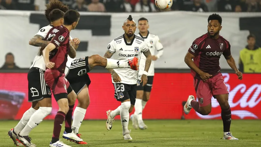 Miguel Borja River Colo-Colo Chile camiseta bordo