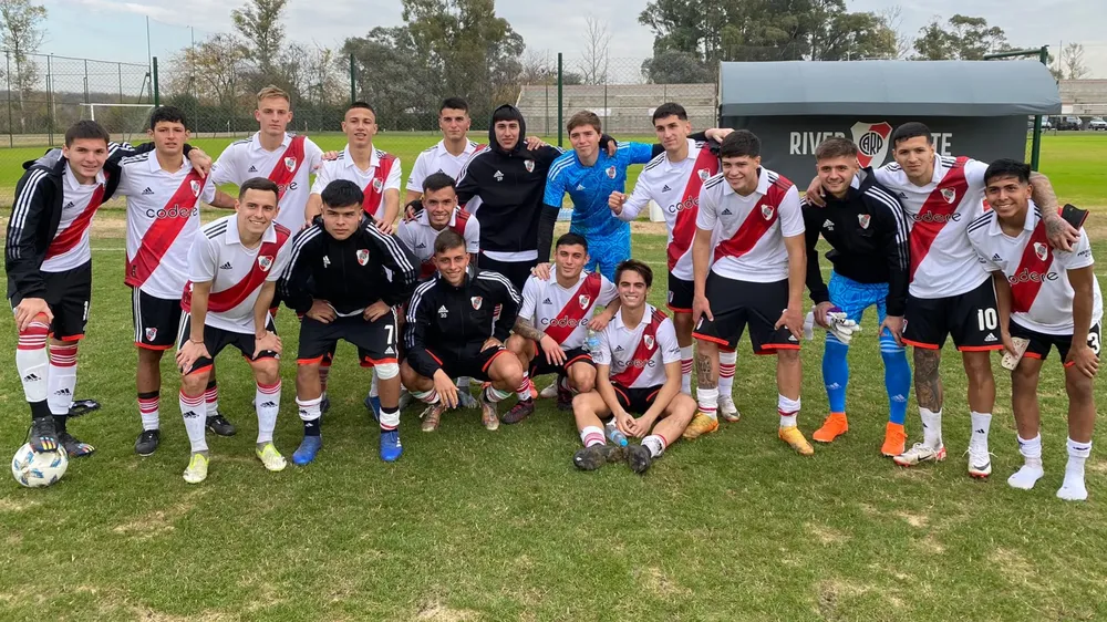 Equipo Cuarta División inferiores River plate Ezeiza