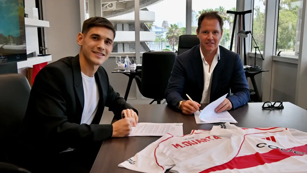Martínez Quarta firma contrato River Brito