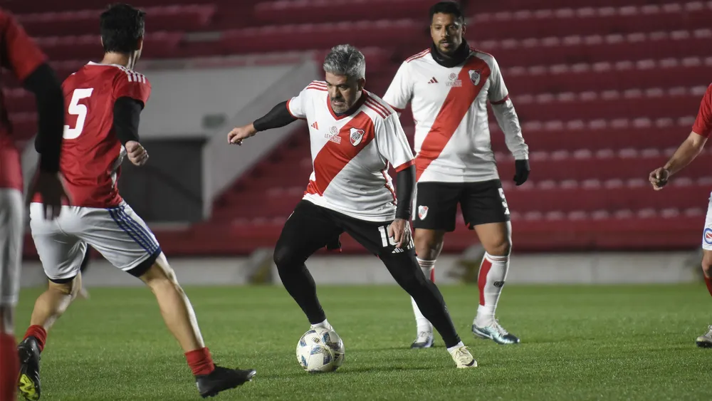 Ariel Ortega Senior River Argentinos Juniors 