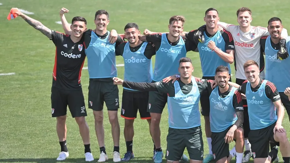 Enzo Aguirre entrenamiento plantel primera River (Foto: River Plate)