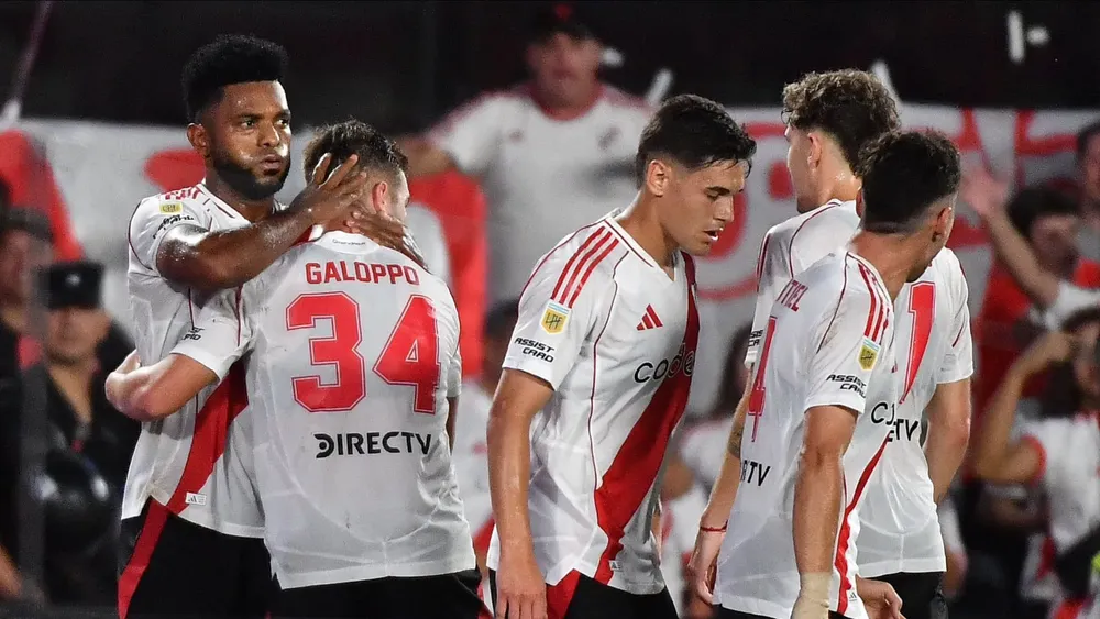 Festejo abrazo gol Borja River (Foto: River Plate)