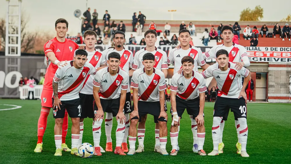 Equipo formación River Reserva Ezeiza (Foto: River Plate)